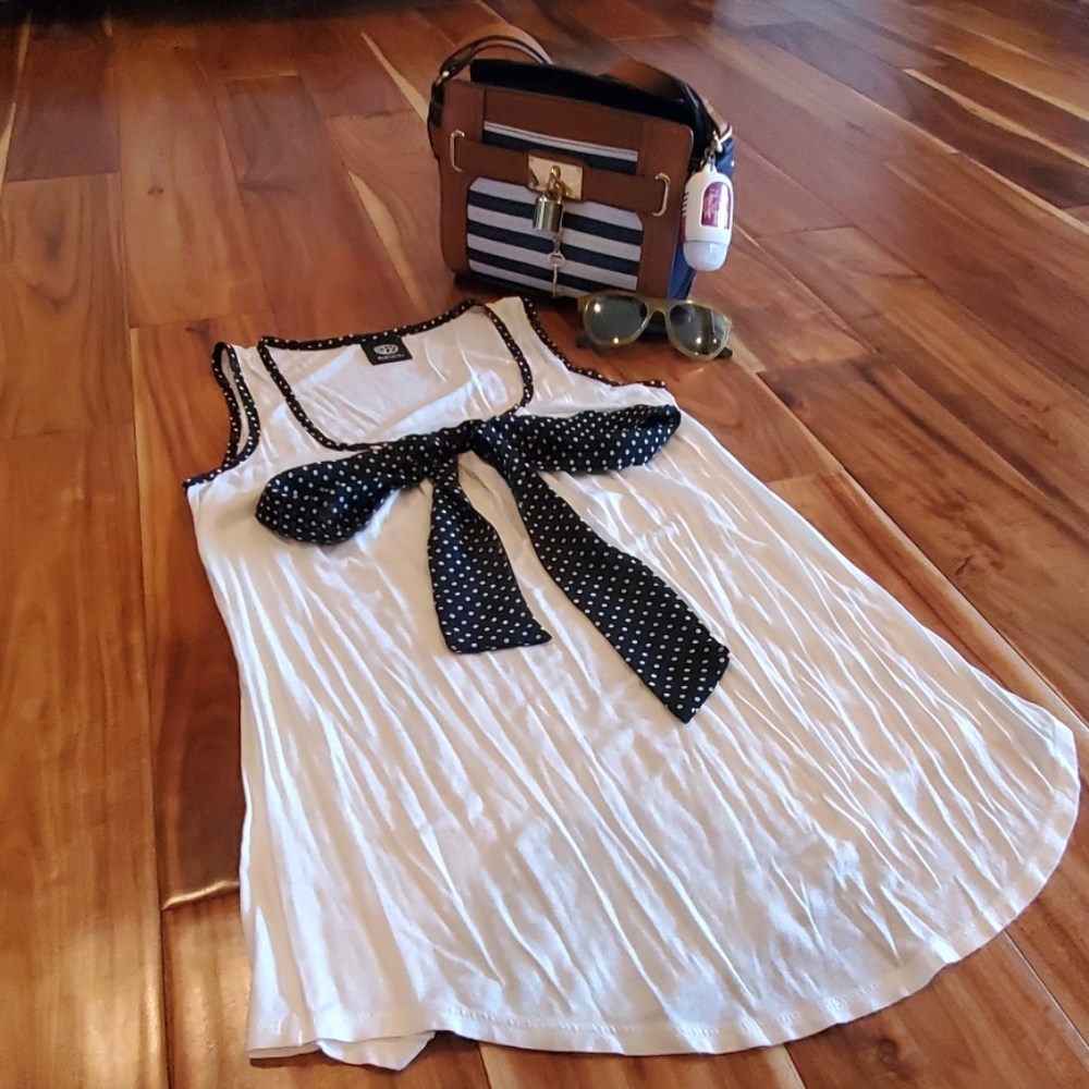 Blouse - Picture 2 of 3